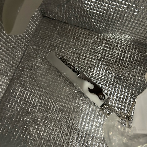 DOLLS KILL X WIZARD OF OZ FOOD FOR THOUGHT PICNIC BASKET - Picture 6 of 11